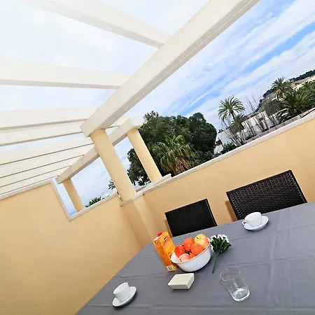 Apartamentos Carlton Vyb * Dénia