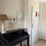Apartment Apartamentos Carlton Vyb