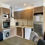Apartment Apartamentos Carlton Vyb