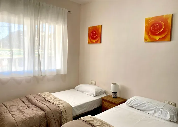 Carlton Vyb Апартаменти *