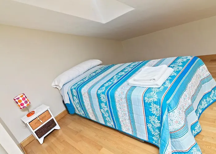 Carlton Vyb Апартаменти *