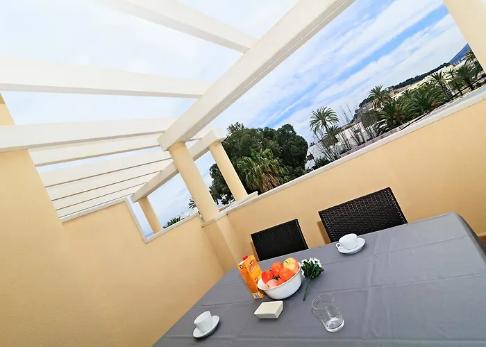 Apartamentos Carlton Vyb * Denia